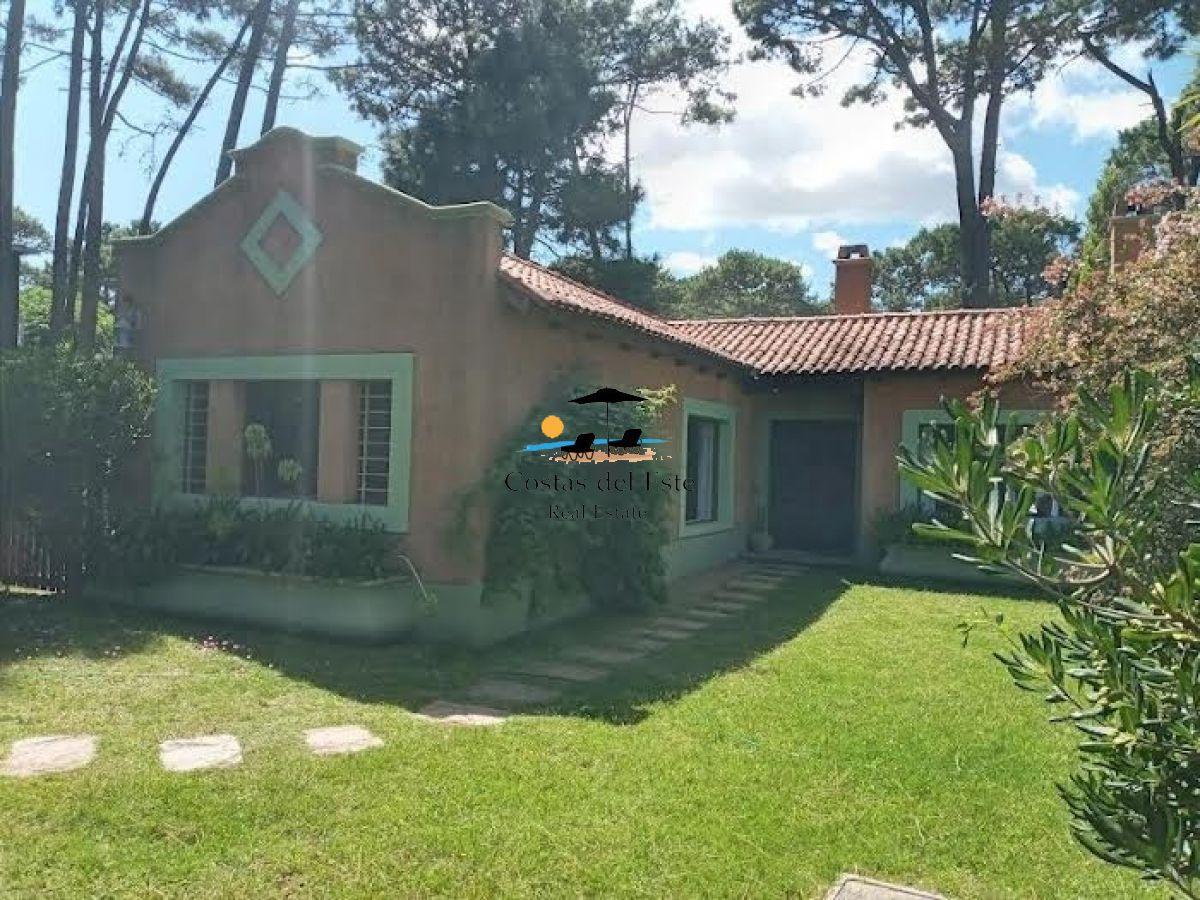 Alquilo Anual Hermosa Casa De 3 Dormitorios En El Corazón De Playa Montoya,punta Del Este,maldonado,uruguay!! · Foto 1