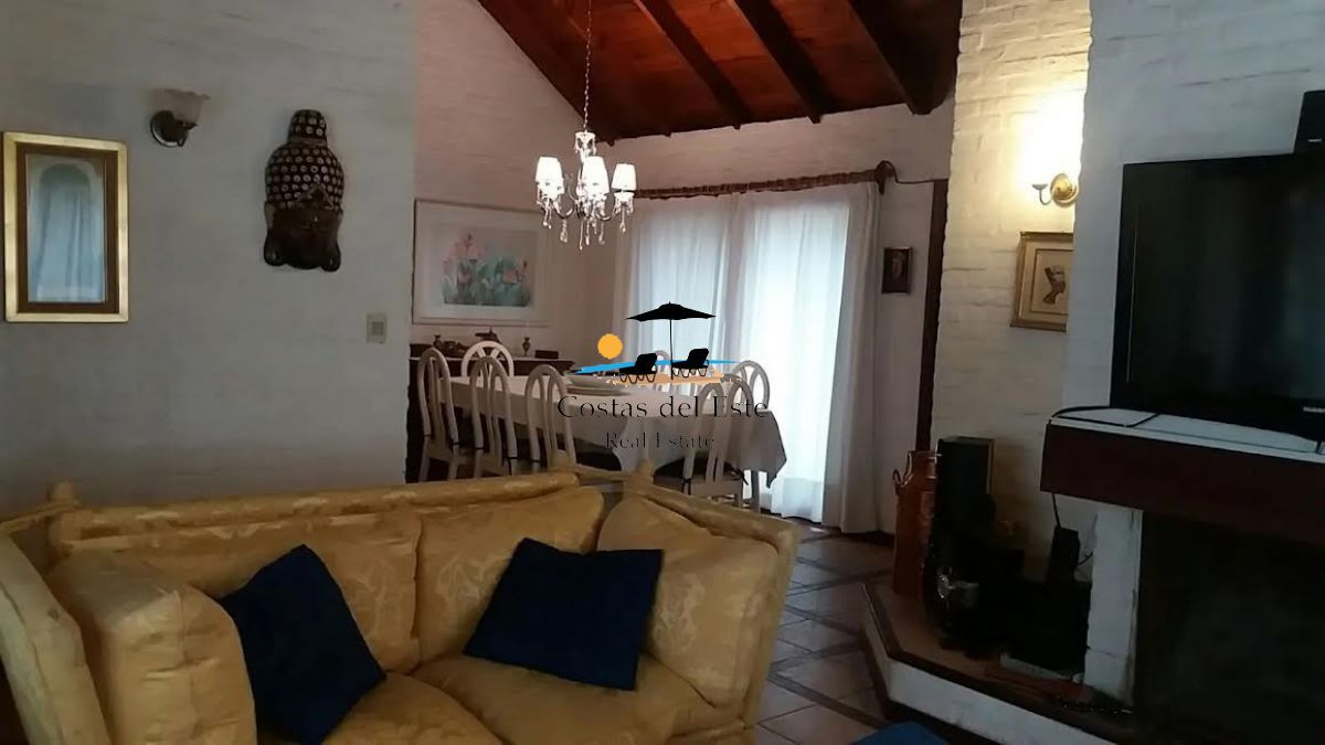 Alquiler Anual,hermosa Casa De 3 Dormitorios En Jardines De Córdoba,punta Del Este! · Foto 3