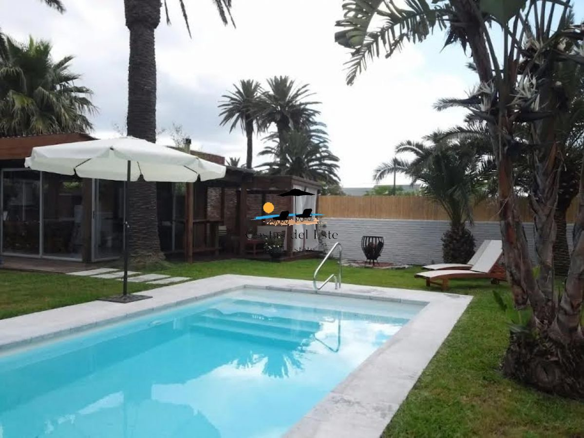 Alquilo Anual Hermosa Y Amplia Casa De 5 Dormitorios En Plena Península De Punta Del Este,maldonado,uruguay!! · Foto 1