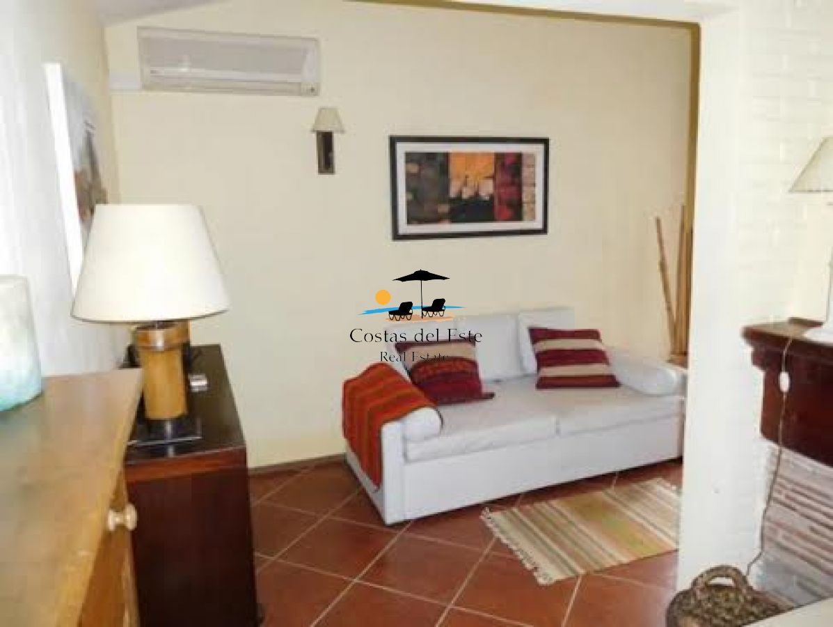 Alquiler Anual Casa En Paradas De Playa Mansa,3 Dormitorios. · Foto 7