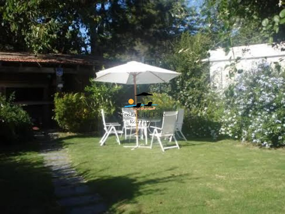 Alquiler Anual Casa En Paradas De Playa Mansa,3 Dormitorios. · Foto 3