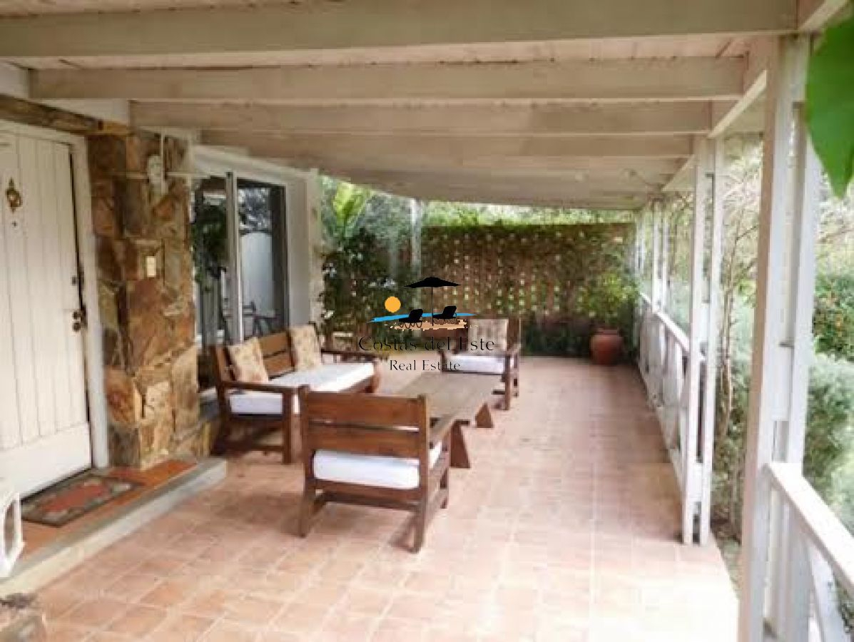 Alquiler Anual Casa En Paradas De Playa Mansa,3 Dormitorios. · Foto 6