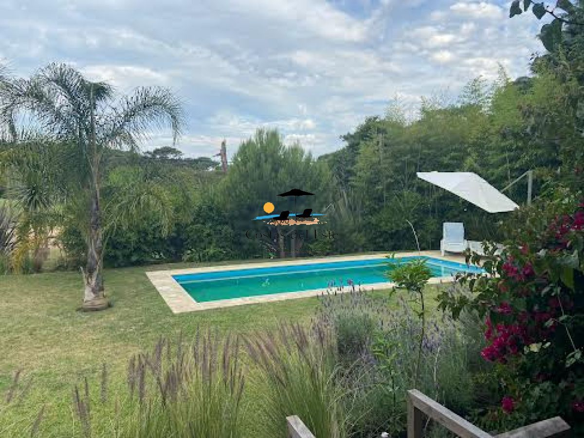Casa En Alquiler Anual De 4 Dormitorios Y Piscina,rincon Del Indio · Foto 3