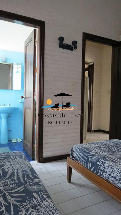 Alquiler Anual Hermosa Casa En Paradas De Playa Mansa, 4 Dormitorios,gran Parque!! · Foto 6
