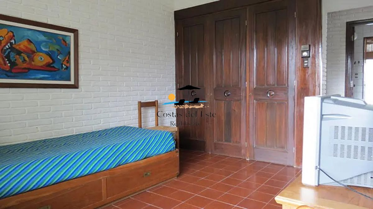 Alquiler Anual Hermosa Casa En Paradas De Playa Mansa, 4 Dormitorios,gran Parque!! · Foto 5