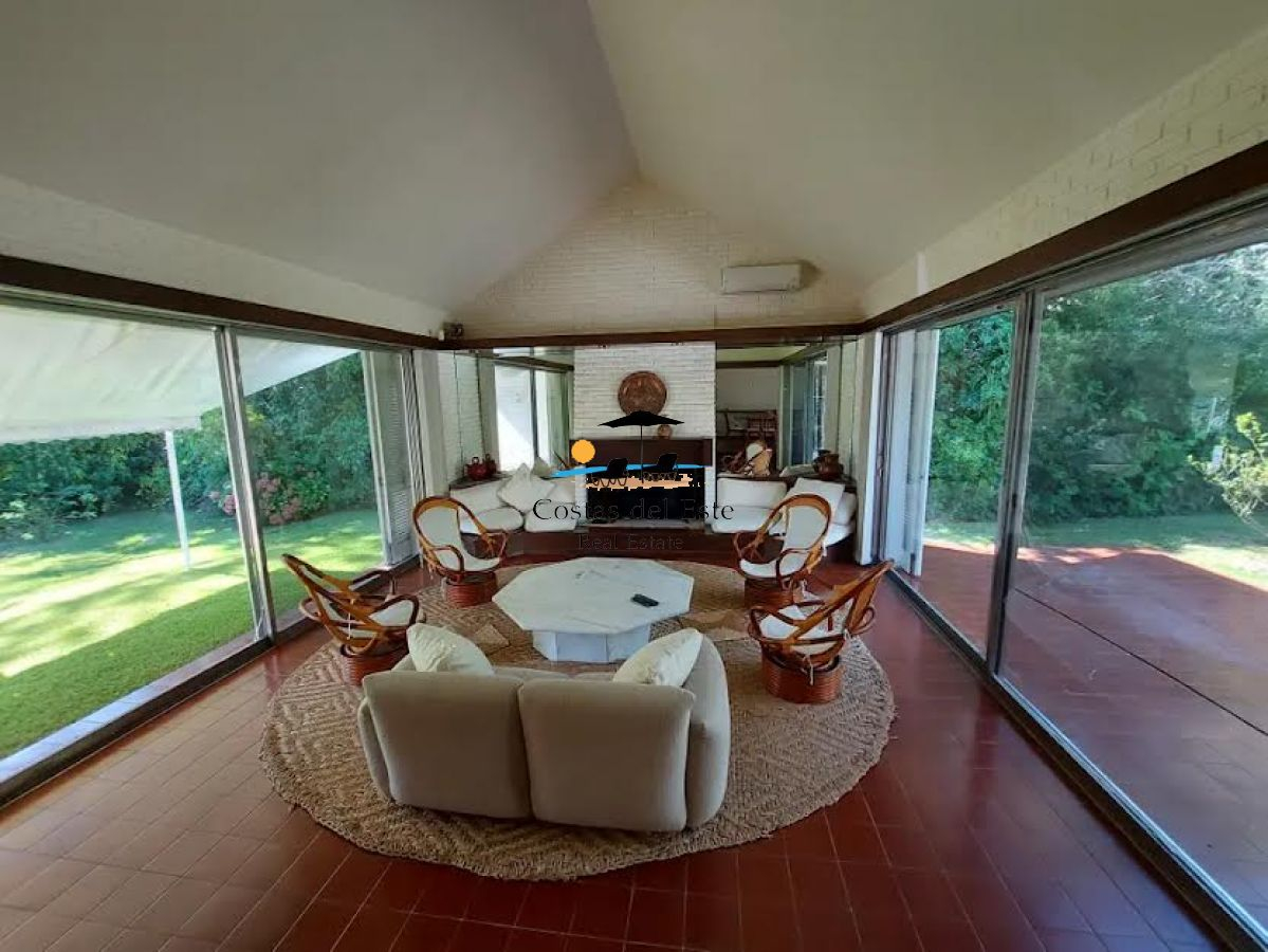 Alquiler Anual Hermosa Casa En Paradas De Playa Mansa, 4 Dormitorios,gran Parque!! · Foto 4