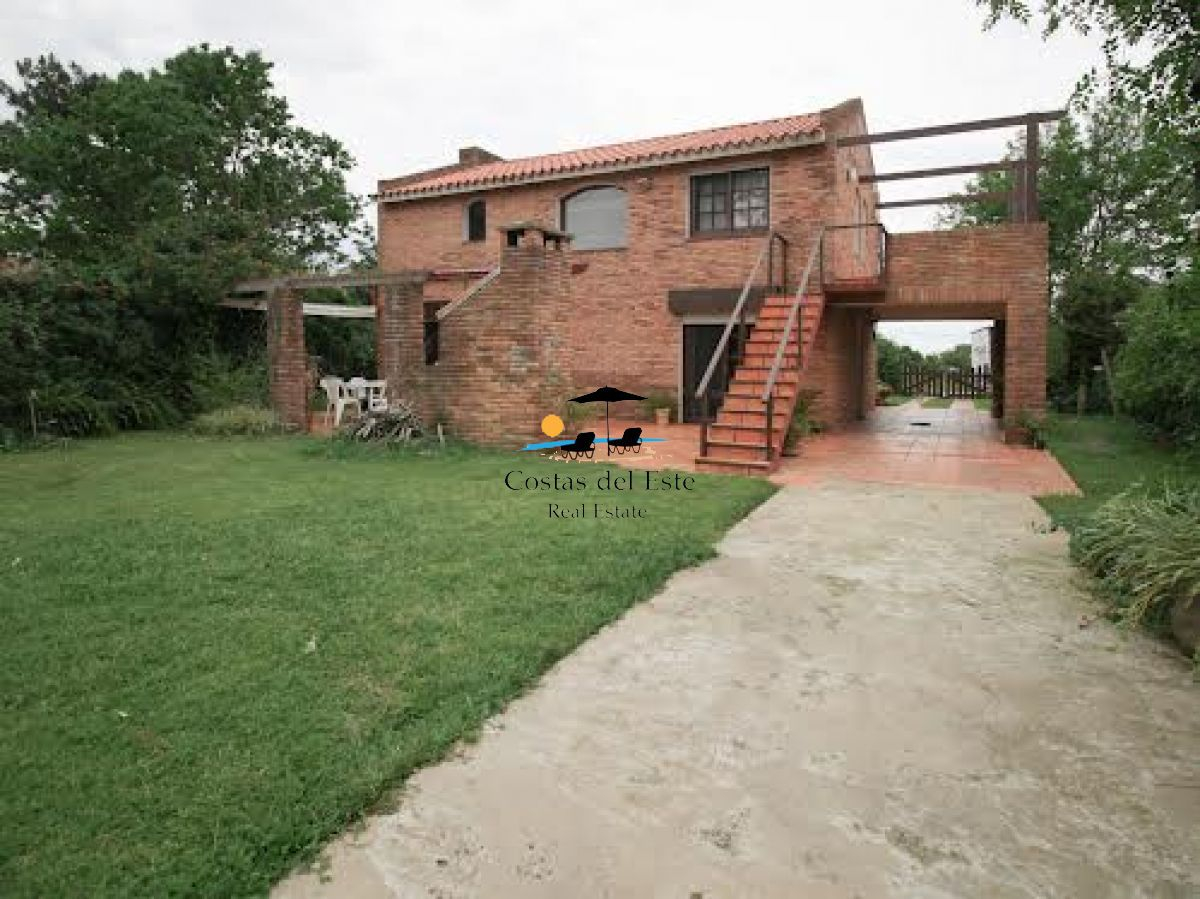 Casa En Alquiler Anual De 4 Dormitorios En Las Delicias,punta Del Este! · Foto 1