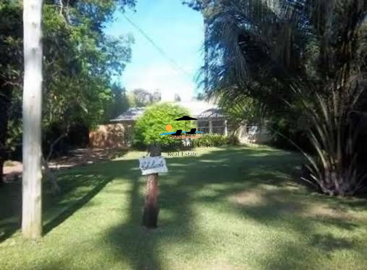 Alquiler Anual Hermosa Casa En Playa Mansa,3 Dormitorios + Dependencia De Servicio · Foto 1