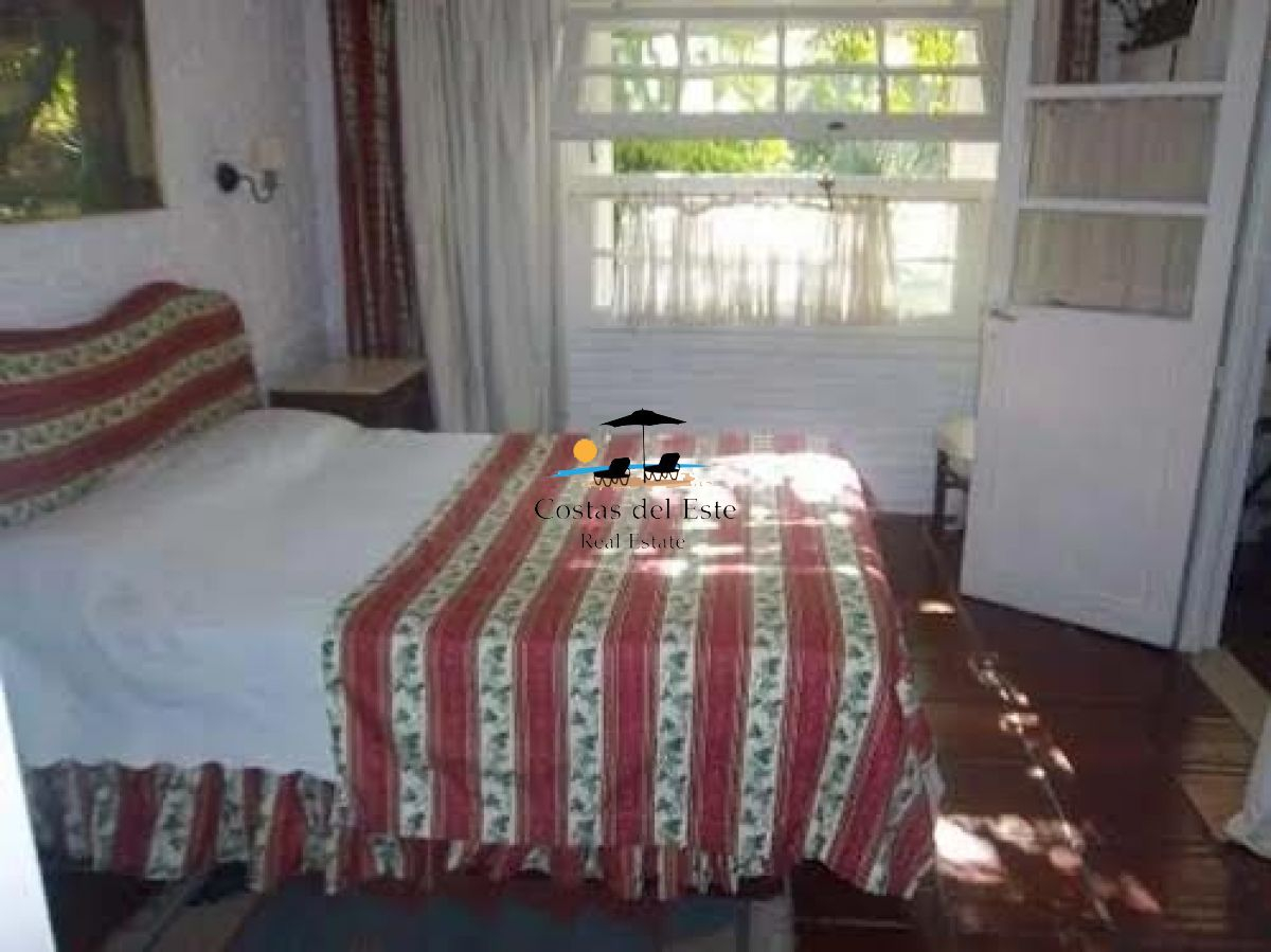 Alquiler Anual Hermosa Casa En Playa Mansa,3 Dormitorios + Dependencia De Servicio · Foto 7