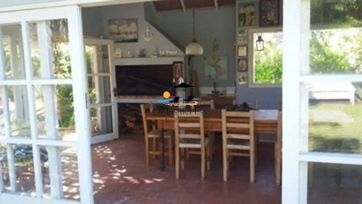 Alquilo Anual Hermosa Casa En La Brava De 3 Dormitorios Y Piscina!! · Foto 2