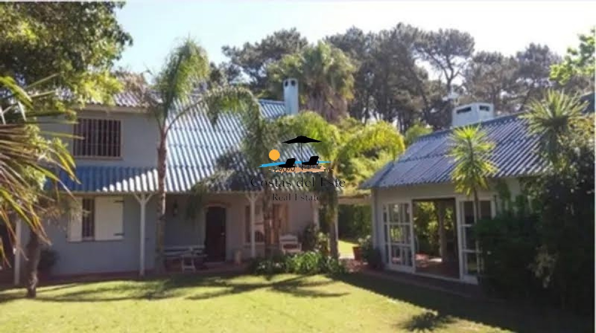 Alquilo Anual Hermosa Casa En La Brava De 3 Dormitorios Y Piscina!! · Foto 1