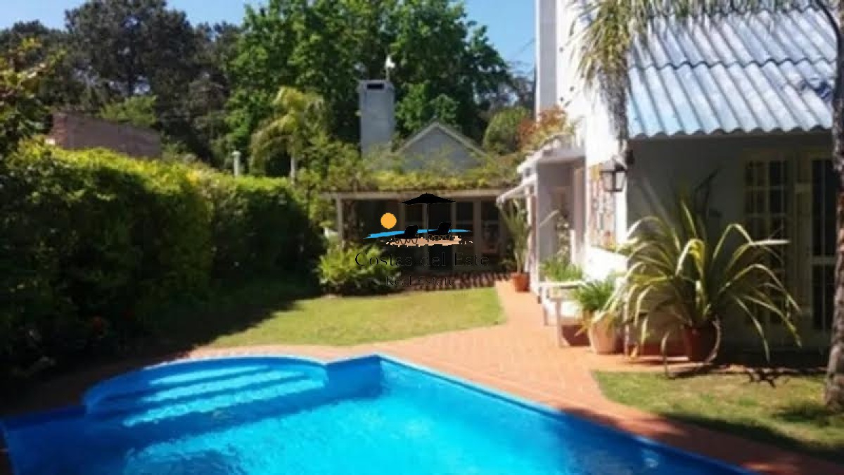 Alquilo Anual Hermosa Casa En La Brava De 3 Dormitorios Y Piscina!! · Foto 6