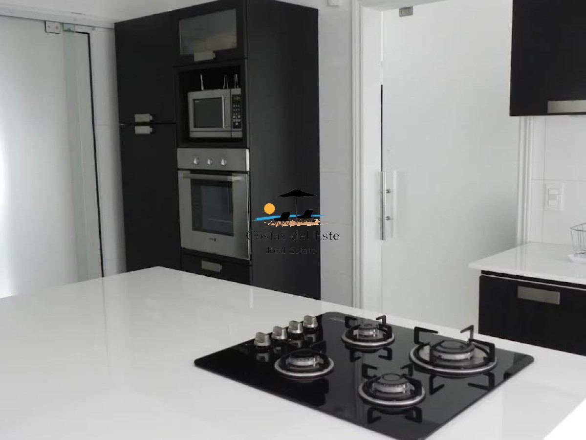 Alquilo Anual Hermosa Casa En Manantiales Con Piscina Abierta Y Vista Al Mar!! · Foto 4