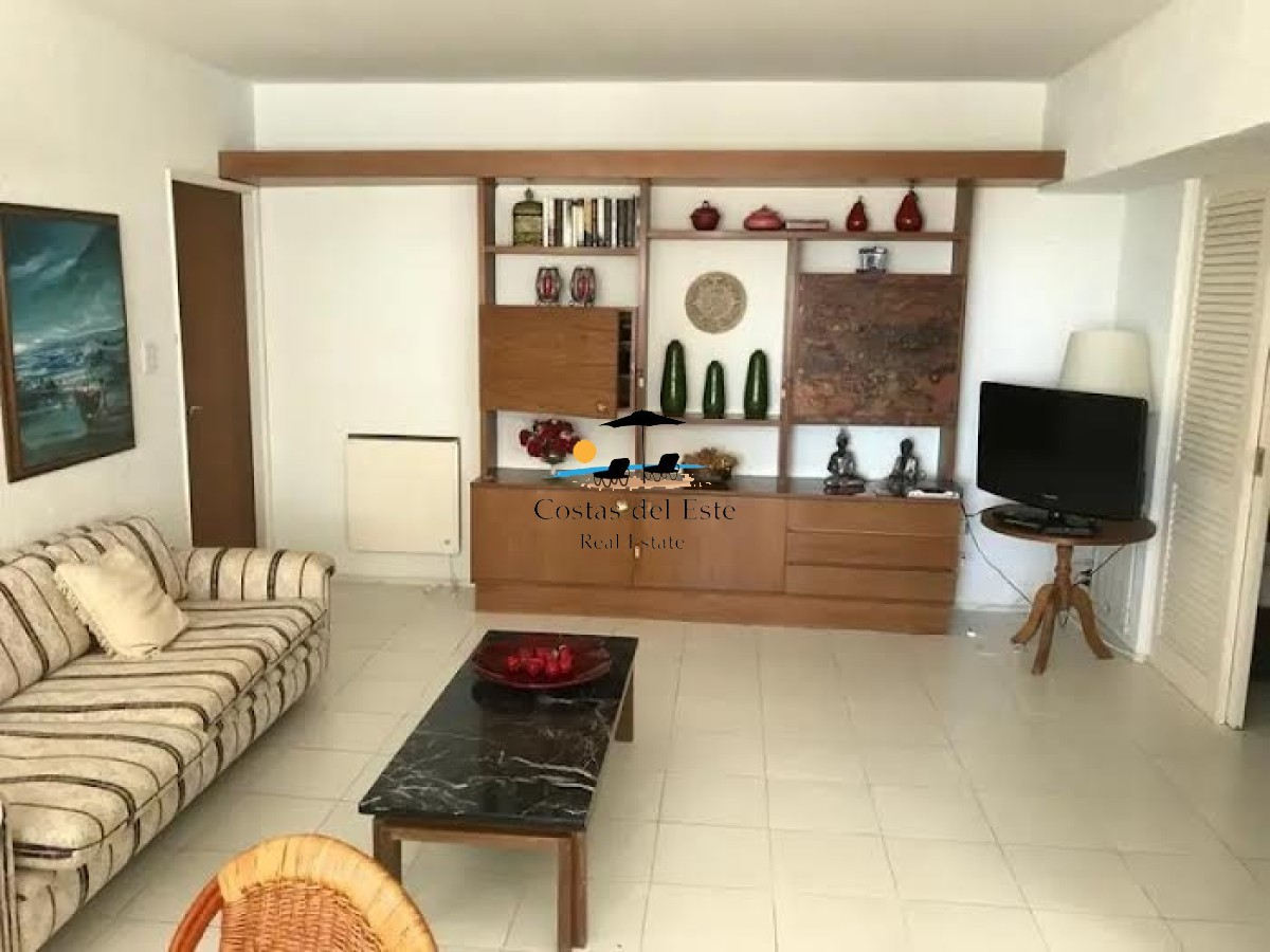 Alquilo Anual Amplio Departamento De 2 Dormitorios En Plena Península De Punta Del Este!! · Foto 5