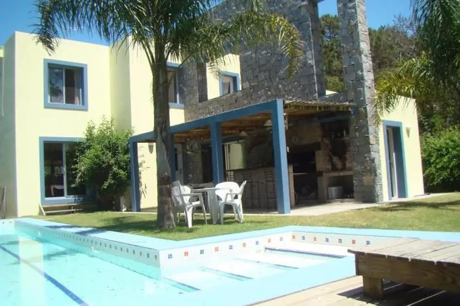 Casa en alquiler de 4 dormitorios c/ cochera en La Barra · Foto 2