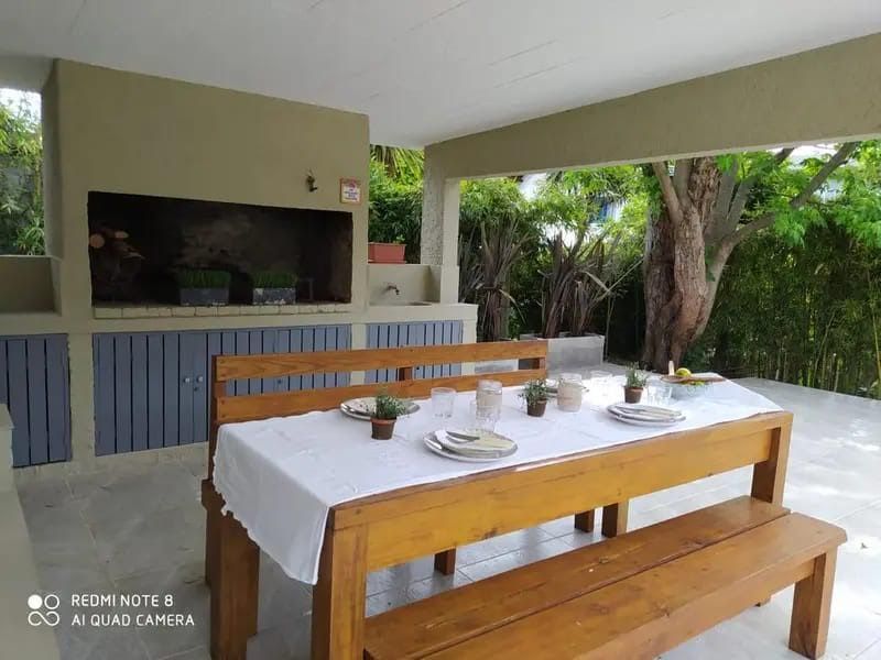 Casa en alquiler de 3 dormitorios c/ cochera en Pinares · Foto 5
