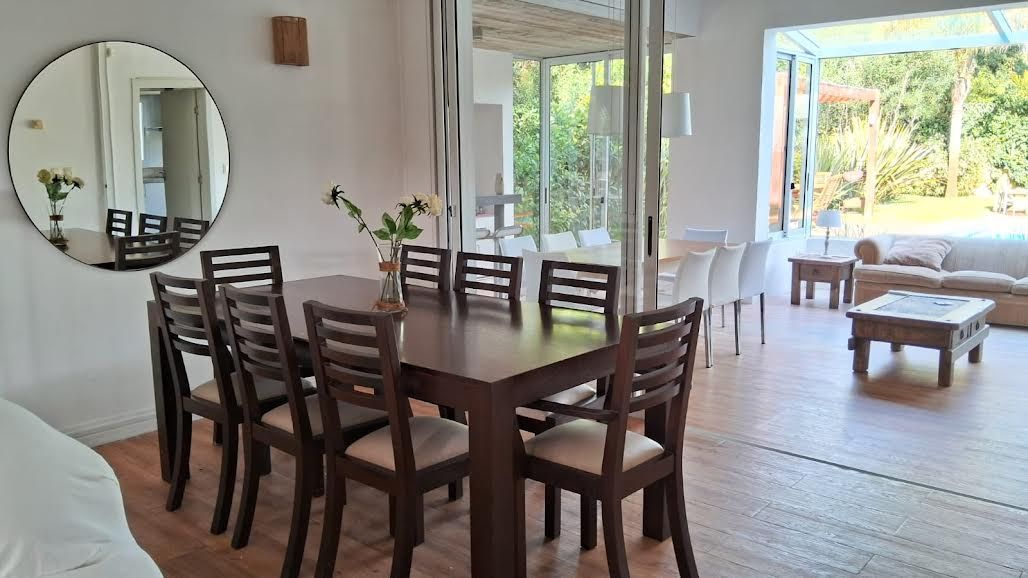 Casa en alquiler de 5 dormitorios c/ cochera en Lugano · Foto 7