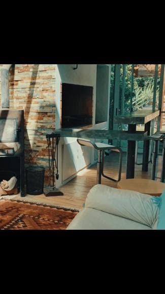 Casa en alquiler de 5 dormitorios c/ cochera en Lugano · Foto 4