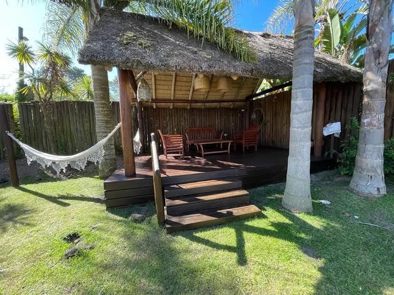 Casa en alquiler de 5 dormitorios c/ cochera en Playa Mansa · Foto 4