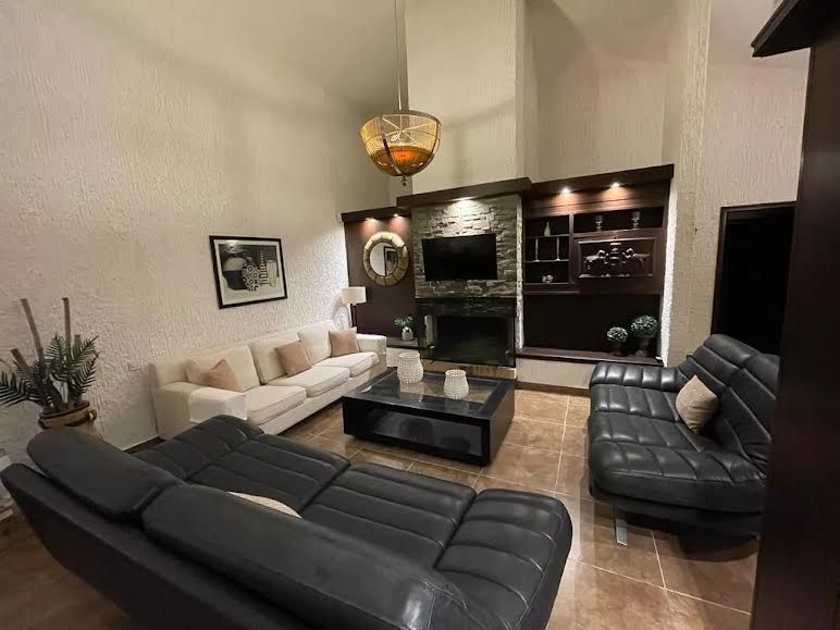 Casa en alquiler de 5 dormitorios c/ cochera en Playa Mansa · Foto 8