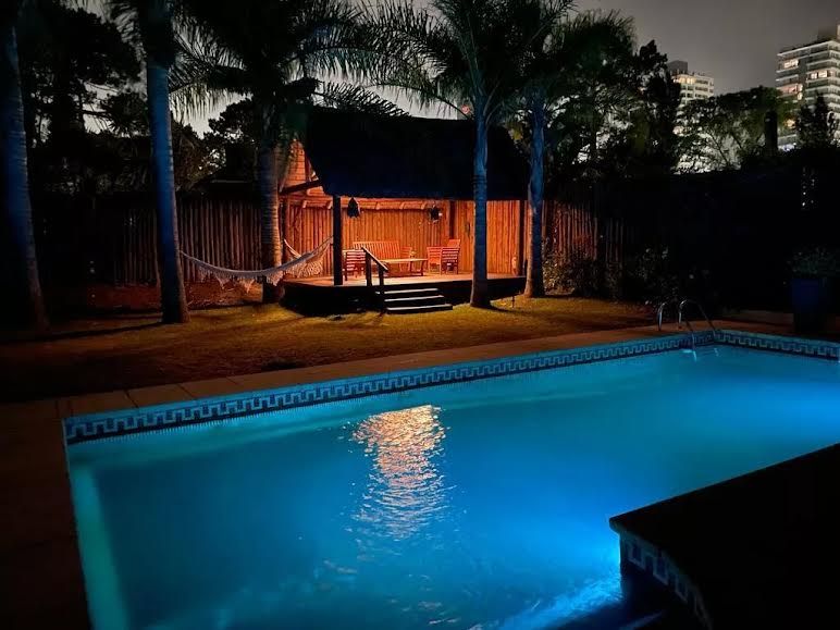 Casa en alquiler de 5 dormitorios c/ cochera en Playa Mansa · Foto 5