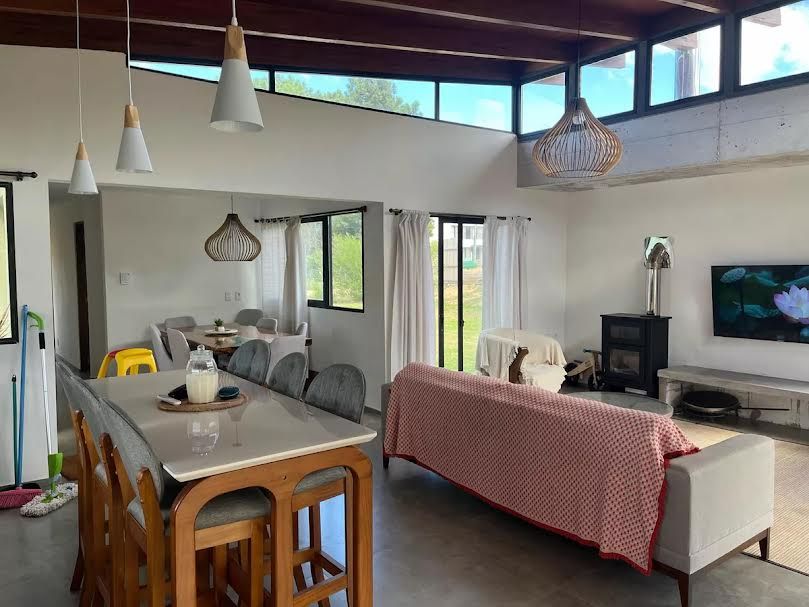 Casa en alquiler de 2 dormitorios c/ cochera en Pinares · Foto 6