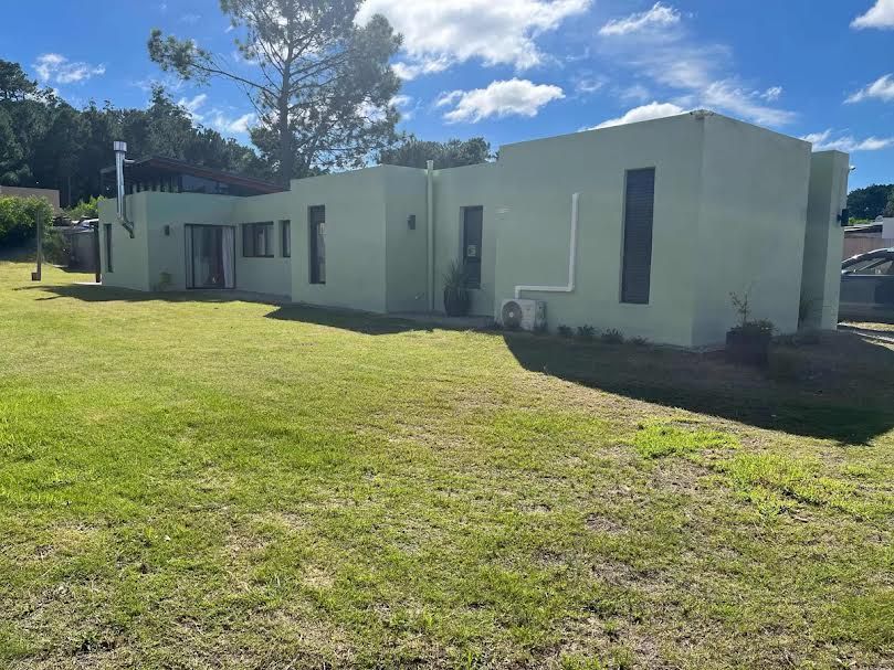 Casa en alquiler de 2 dormitorios c/ cochera en Pinares · Foto 2