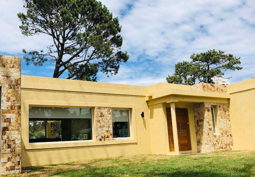 Casa En Alquiler De 3 Dormitorios C/ Cochera En Lugano · Foto 3