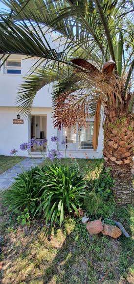 Casa en alquiler de 3 dormitorios c/ cochera en Playa Mansa