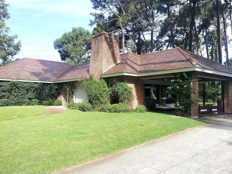 Casa En Alquiler De 3 Dormitorios C/ Cochera En Lugano · Foto 1