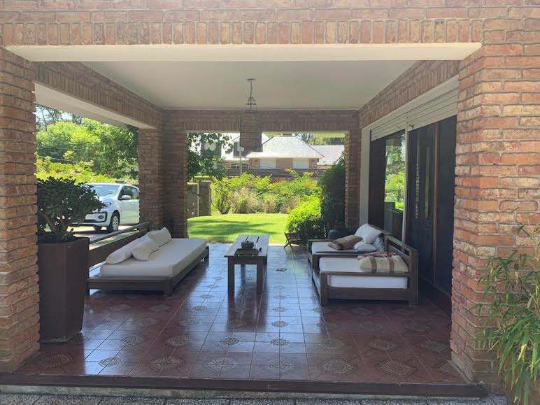 Casa En Alquiler De 3 Dormitorios C/ Cochera En Lugano · Foto 3