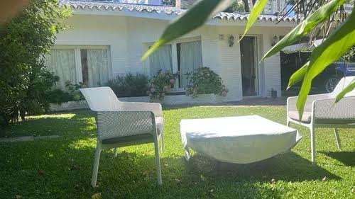 Casa en alquiler de 4 dormitorios c/ cochera en Playa Mansa · Foto 1