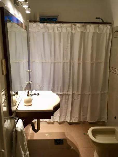 Casa en alquiler de 4 dormitorios c/ cochera en Playa Mansa · Foto 7
