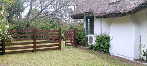 Casa en alquiler de 4 dormitorios c/ cochera en Rincón del Indio · Foto 4