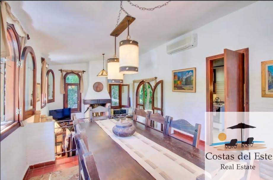 Casa en alquiler de 4 dormitorios c/ cochera en Pinares · Foto 8