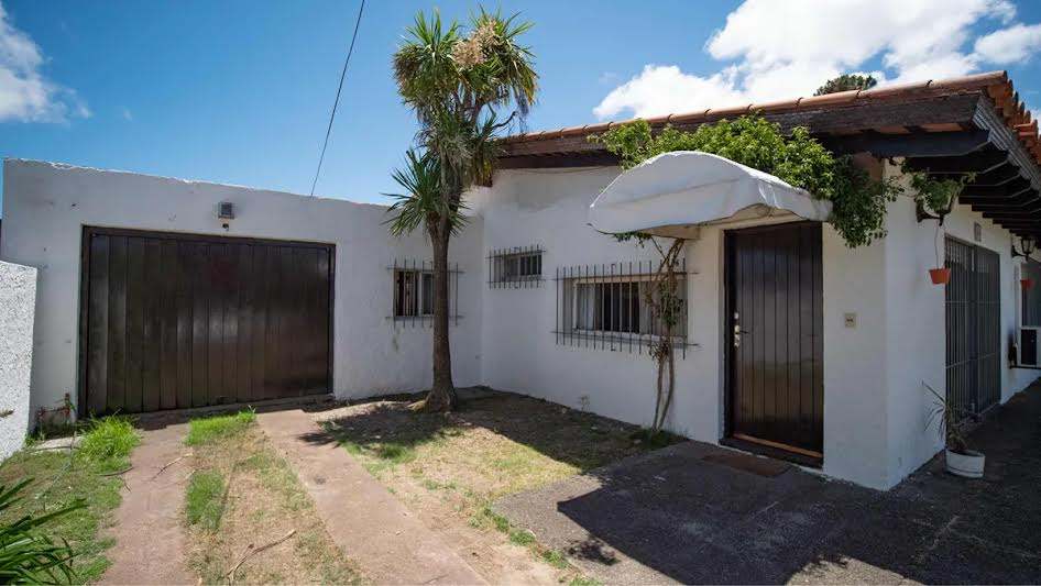 Casa en alquiler c/ cochera en Playa Mansa · Foto 5
