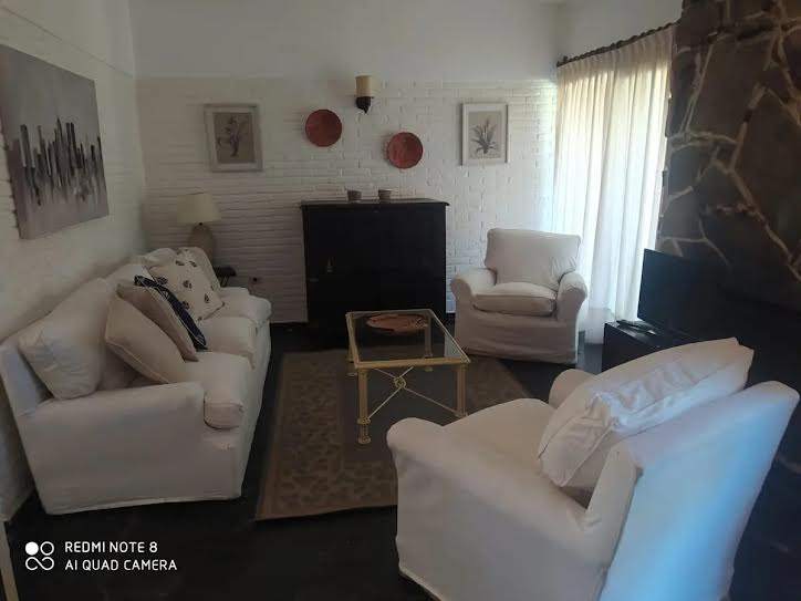 Casa en alquiler c/ cochera en Playa Mansa · Foto 8