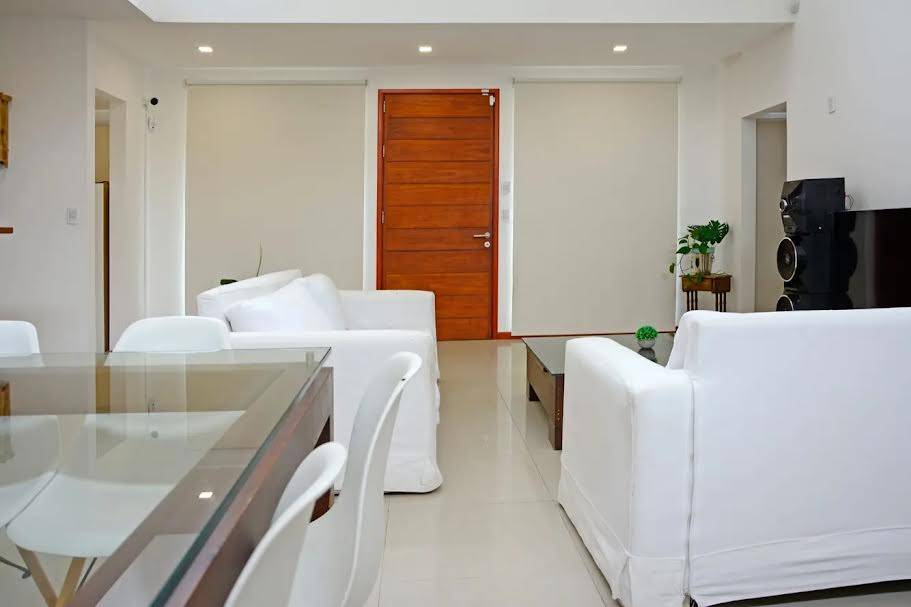 Casa en alquiler c/ cochera en Beverly Hills · Foto 6