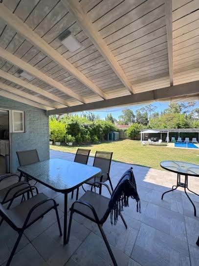 Casa en alquiler c/ cochera en Pinares · Foto 7