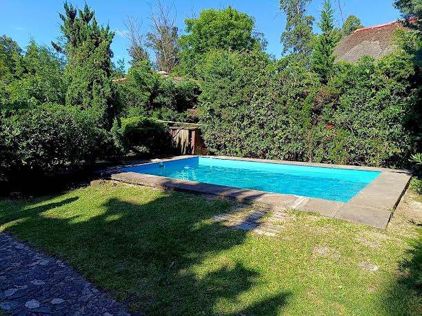 Casa en alquiler c/ cochera en Marly · Foto 1