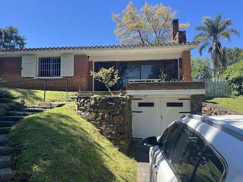 Casa en alquiler c/ cochera en Playa Mansa · Foto 2