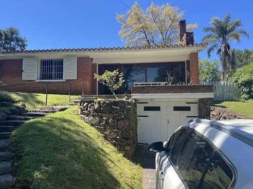 Casa en alquiler c/ cochera en Playa Mansa · Foto 1
