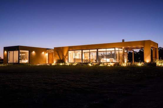 Casa en alquiler c/ cochera en Playa Mansa · Foto 1