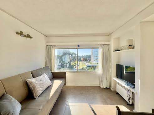 Apartamento en alquiler c/ cochera en Roosevelt · Foto 2