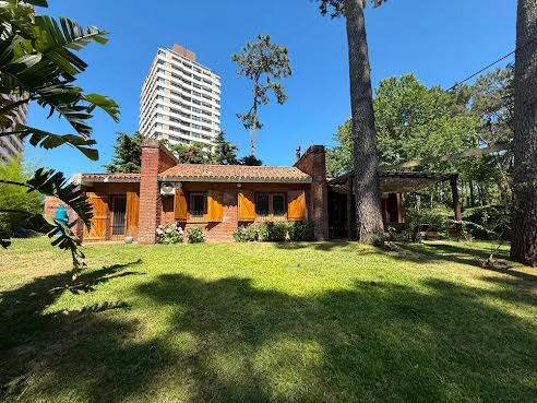 Casa en alquiler c/ cochera en Cantegril · Foto 1
