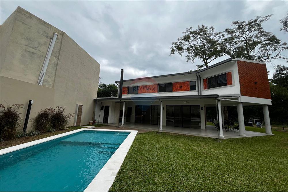 CASA CON AMPLIOS ESPACIOS ESTILO MINIMALISTA EN SAN BERNARDINO — foto 3