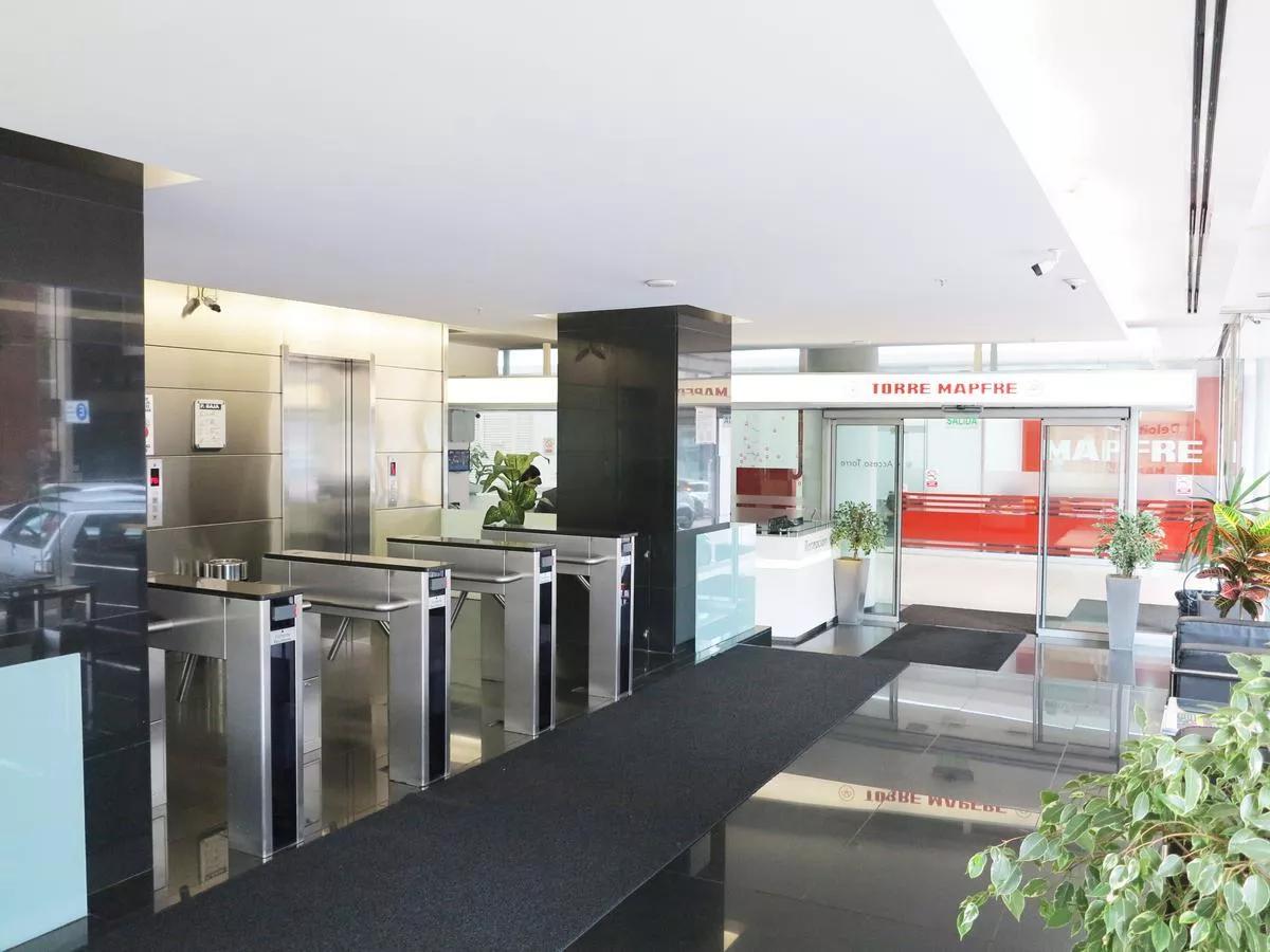 Oficina en Alquiler | Torre Mapfre |  Ciudad Vieja | 320m²