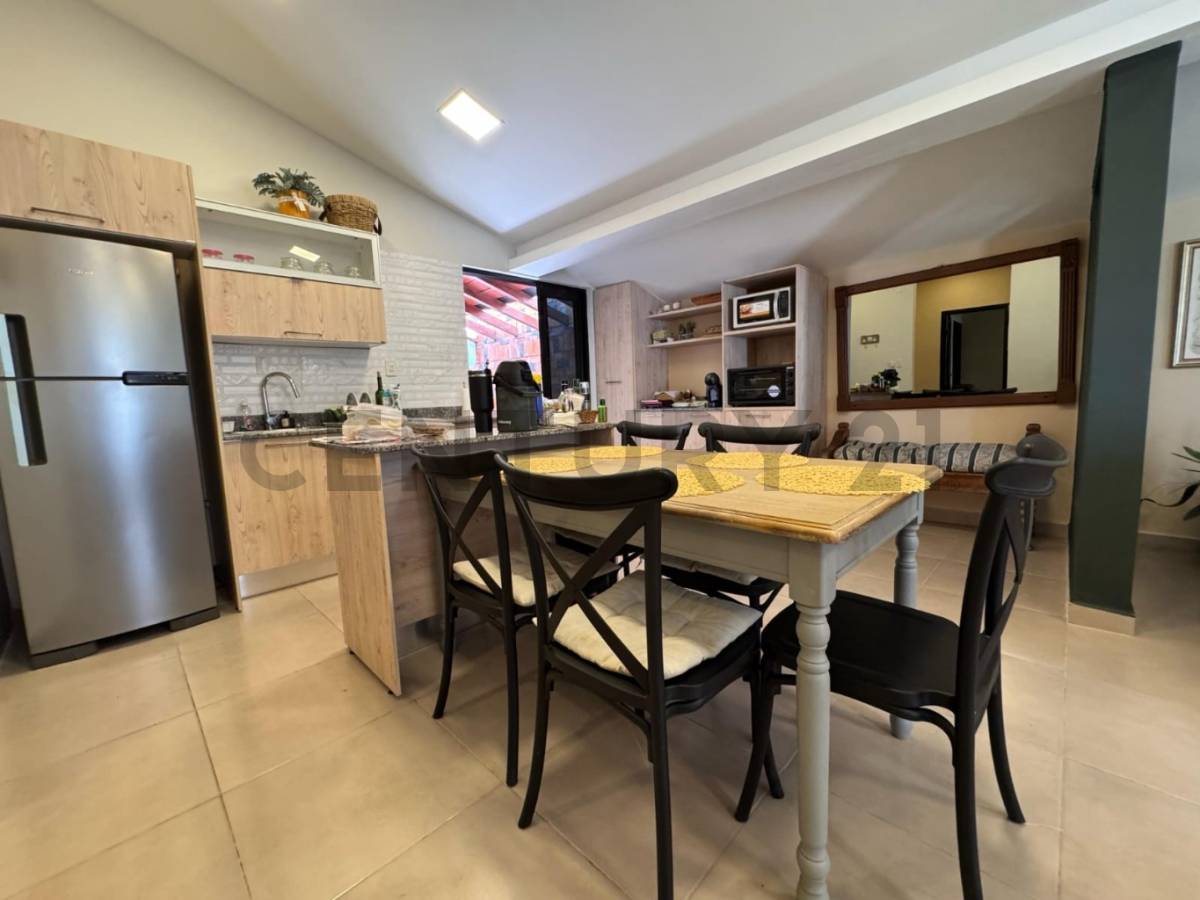 En Venta Residencia Familiar en Barrio María Auxiliadora - Encarnación — foto 3