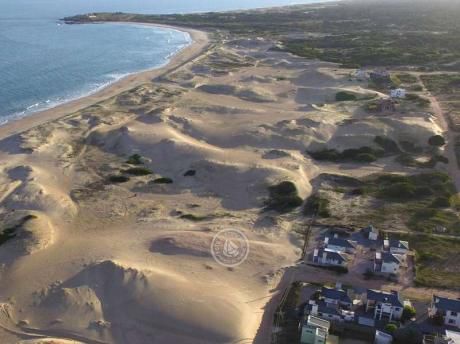 Laguna Negra (punta Del Diablo)