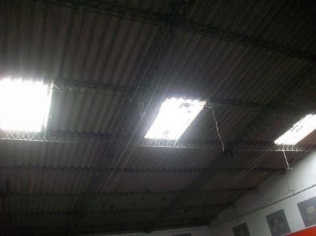 Local Industrial Con Terreno Sobre Grecia Esq. Suecia